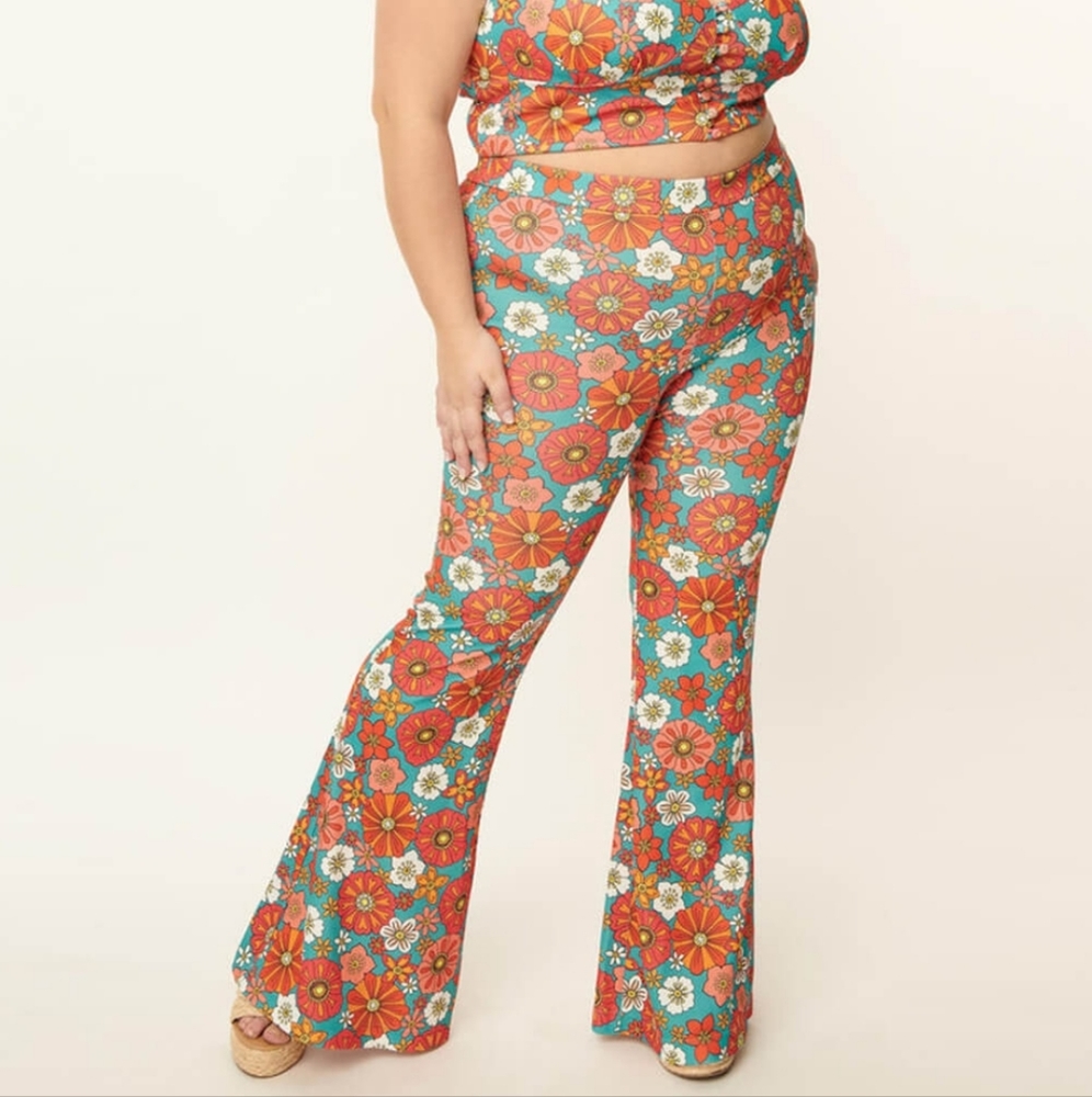 70s Style Floral Flare Pants (Plus Size)